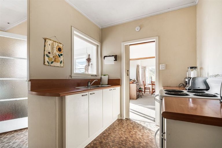 Photo of property in 52 Old Lake Road, Narrow Neck, Auckland, 0624