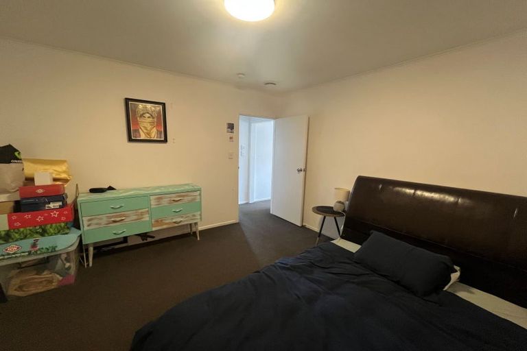 Photo of property in 118 Mcleod Road, Te Atatu South, Auckland, 0610