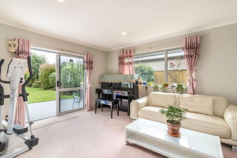 Photo of property in 12 Bibiana Street, Aidanfield, Christchurch, 8025