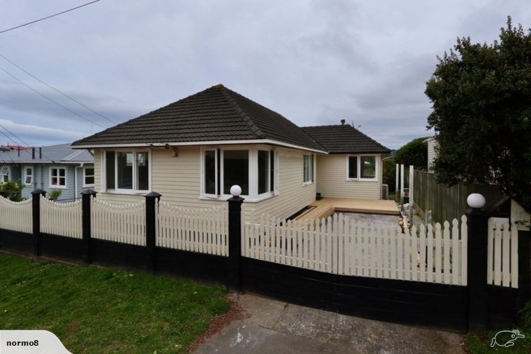 Photo of property in 15 Baylands Drive, Newlands, Wellington, 6037