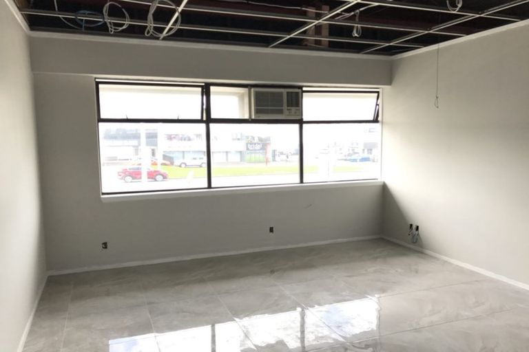 Photo of property in 40 Springs Road, Hornby, Christchurch, 8042