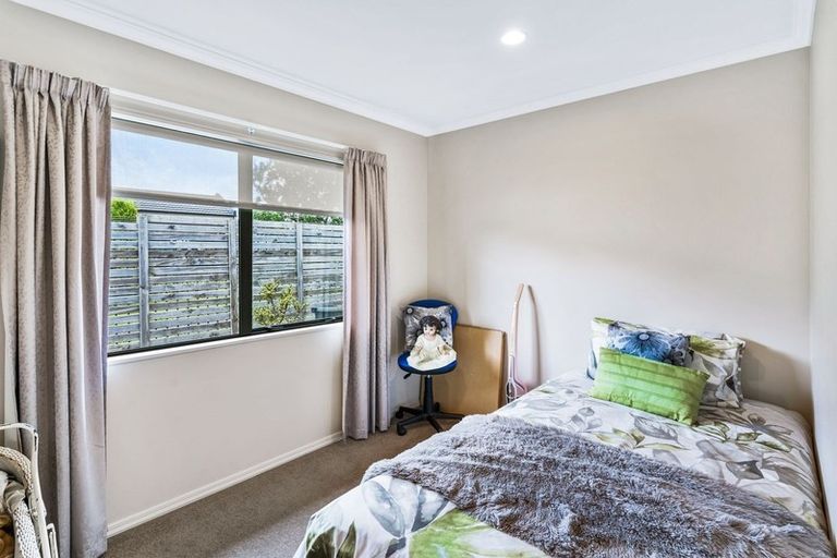 Photo of property in 44 Rush Creek Drive, Westgate, Auckland, 0614