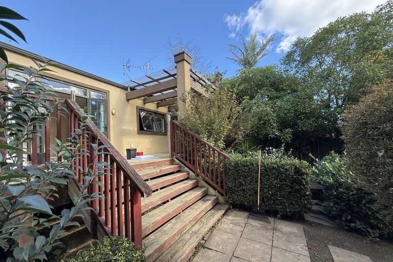 Photo of property in 17 Whitford Road, Howick, Auckland, 2014
