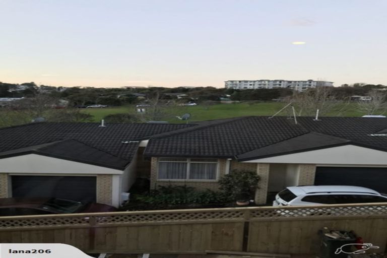 Photo of property in 6/14 Fields Parade, Oteha, Auckland, 0632