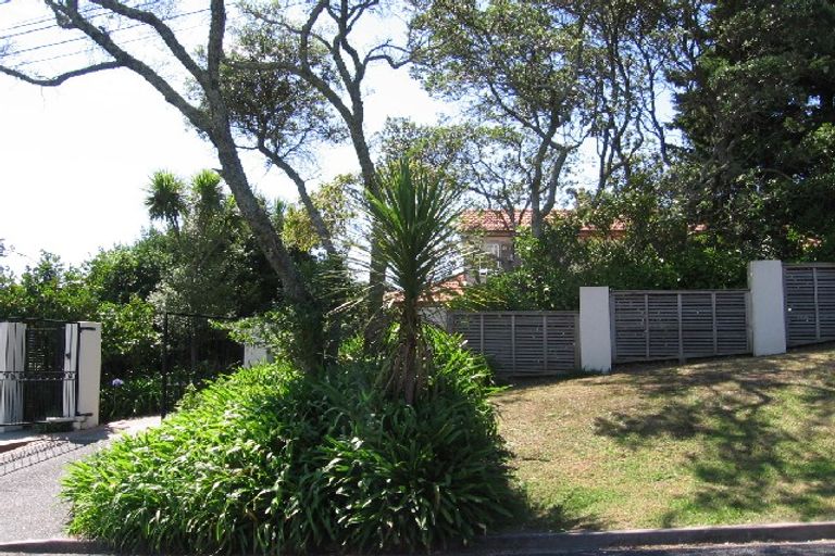 Photo of property in 18 Cliff Road, Torbay, Auckland, 0630
