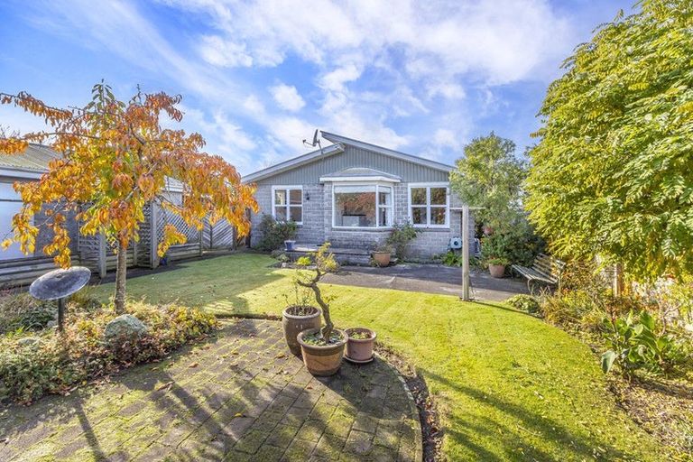 Photo of property in 25 Grimseys Road, Redwood, Christchurch, 8051