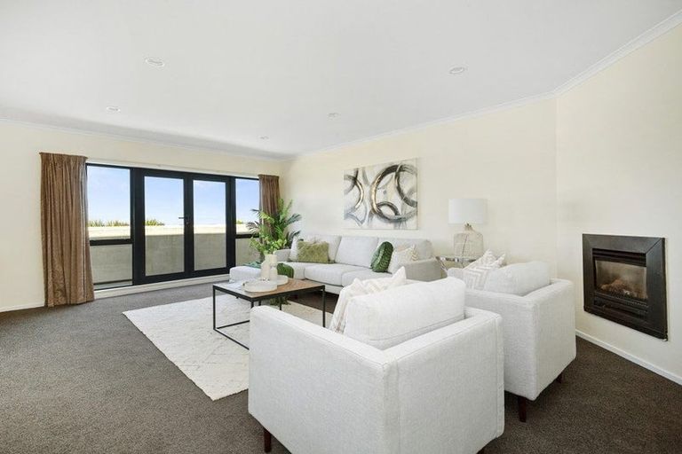 Photo of property in 39 Arahiwi Grove, Tirohanga, Lower Hutt, 5010