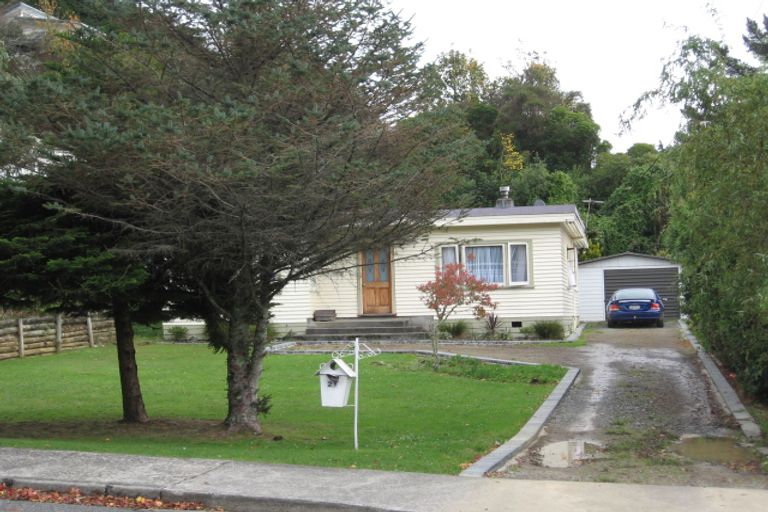 Photo of property in 21 Kereru Grove, Stokes Valley, Lower Hutt, 5019