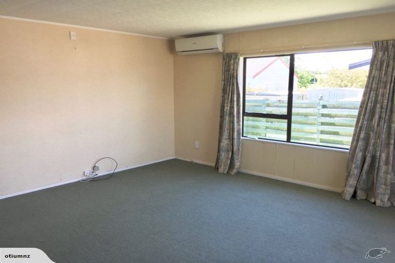 Photo of property in 4b Peter Hall Drive, Kelvin Grove, Palmerston North, 4414