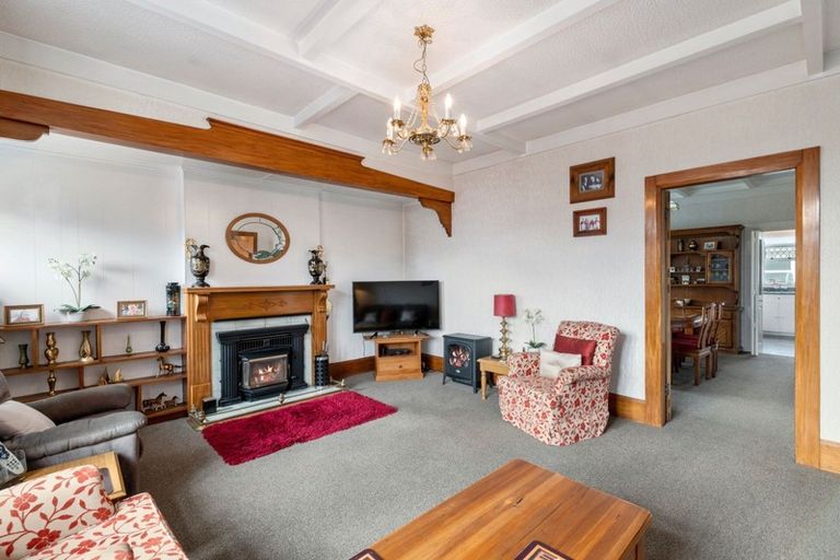 Photo of property in 56 Queenwood Road, Levin, 5510