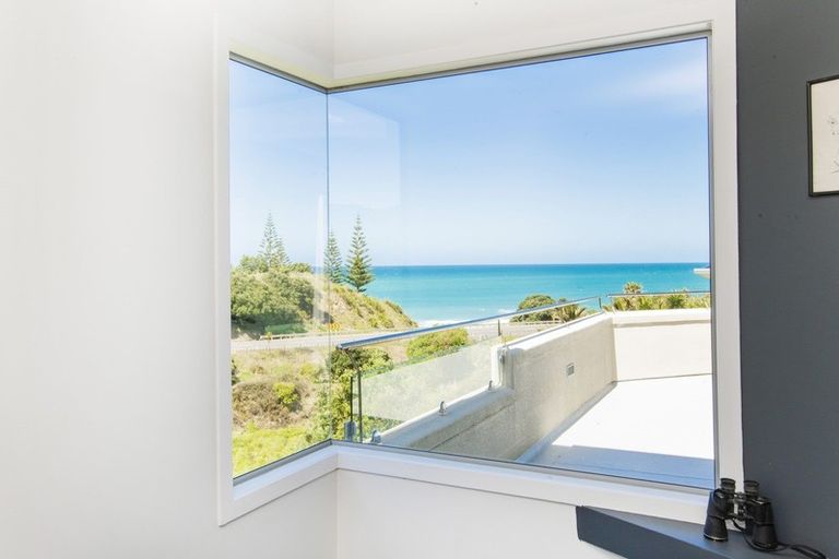 Photo of property in 33 Sirrah Street, Okitu, Gisborne, 4010