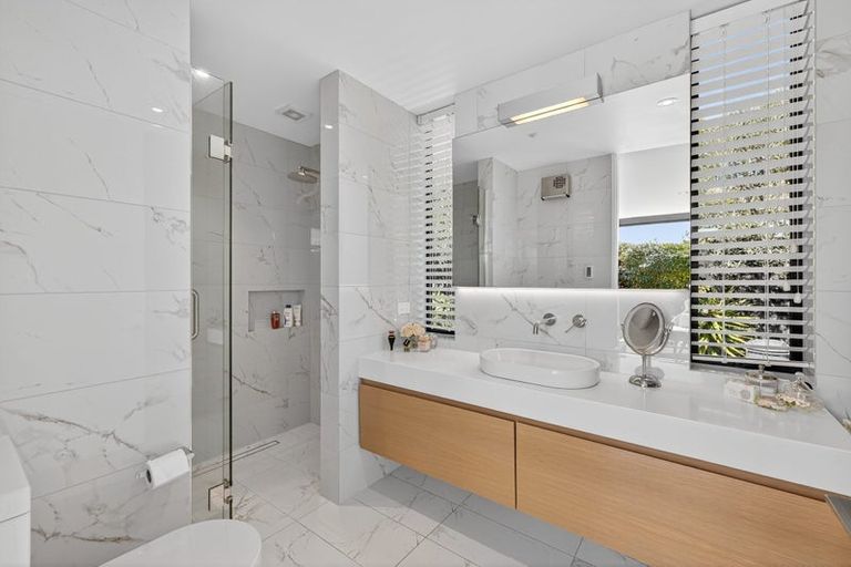 Photo of property in 98 Major Hornbrook Road, Mount Pleasant, Christchurch, 8081