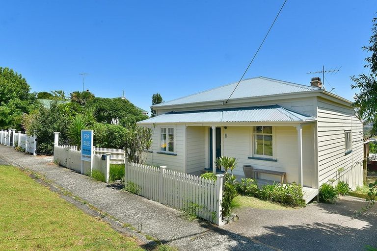 Photo of property in 31 Garfield Road, Helensville, 0800