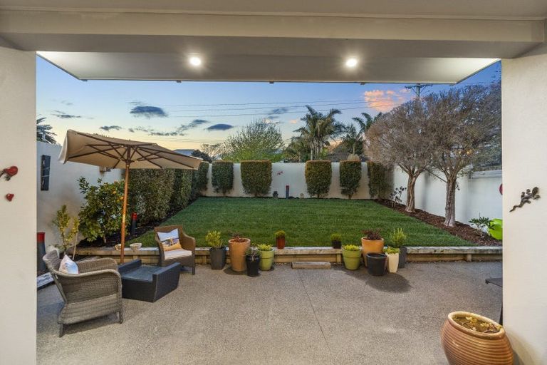 Photo of property in 39 Williamson Avenue, Belmont, Auckland, 0622