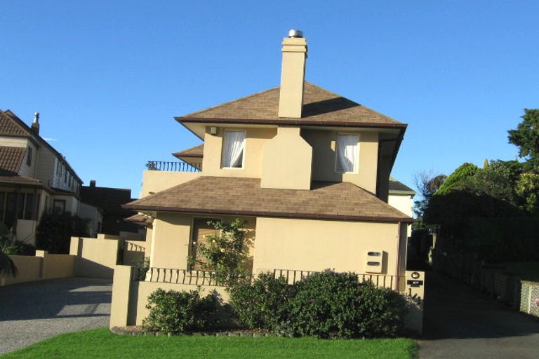 Photo of property in 1/1 Te Akau Crescent, Bucklands Beach, Auckland, 2012