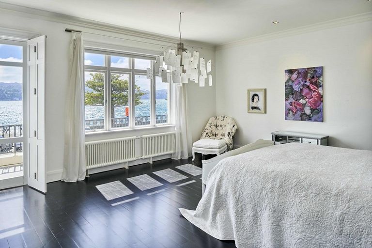 Photo of property in Orient Flats, 348 Oriental Parade, Oriental Bay, Wellington, 6011