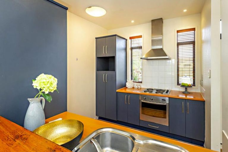 Photo of property in 8/2 Armoy Drive, East Tamaki, Auckland, 2016