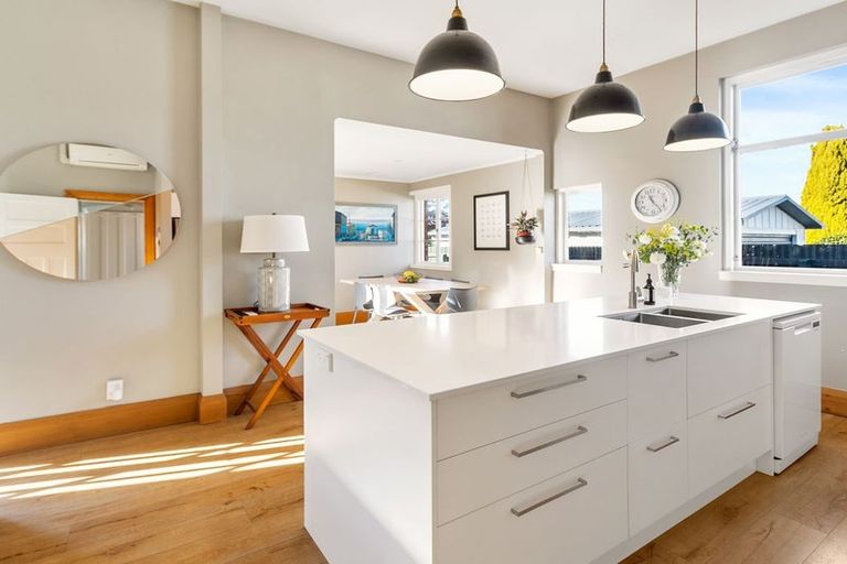 Photo of property in 53 Avenue Road, West End, Timaru, 7910