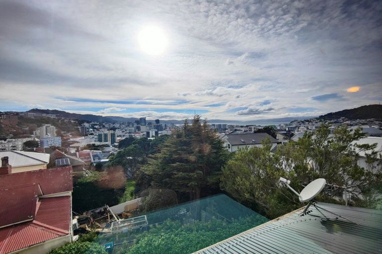 Photo of property in 71 Nairn Street, Mount Cook, Wellington, 6011