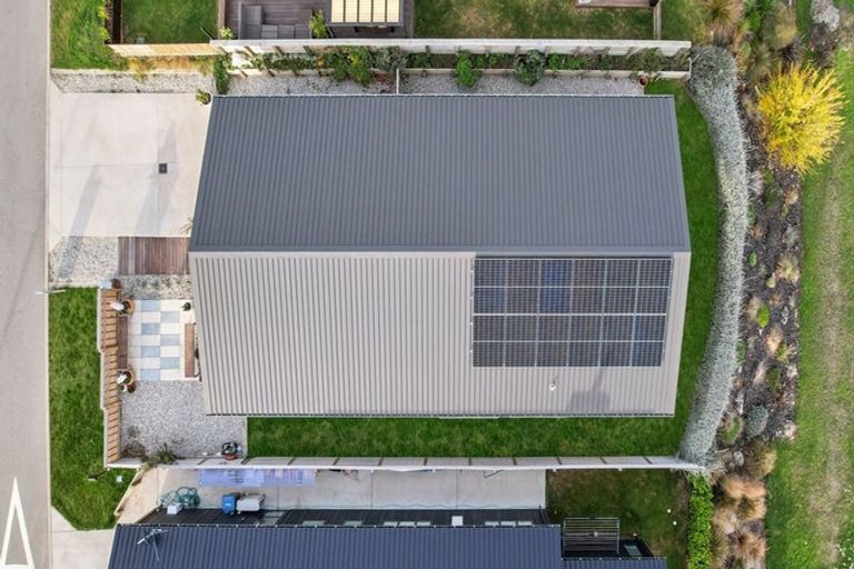 Photo of property in 17 Tuke Lane, Wanaka, 9305