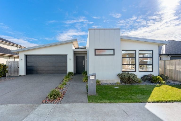 Photo of property in 27 Silverstream Boulevard, Kaiapoi, 7630