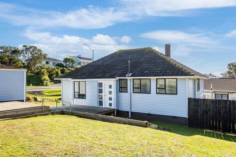 Photo of property in 1a Stephen Street, Tawa, Wellington, 5028
