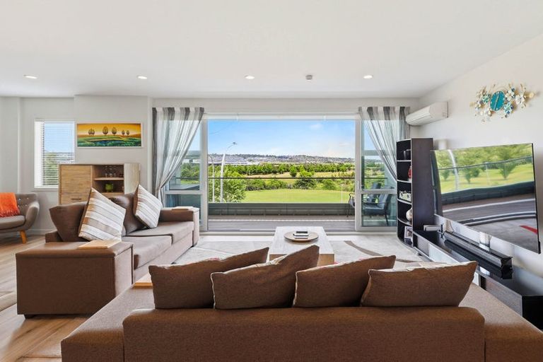 Photo of property in 15/63 Kestev Drive, Flat Bush, Auckland, 2016