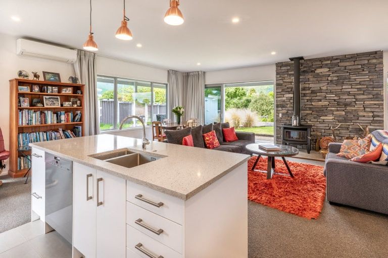 Photo of property in 127 Lisland Drive, Kinloch, Taupo, 3377