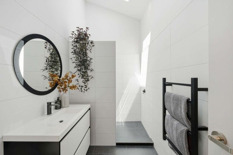 Photo of property in 34 Montclair Rise, Browns Bay, Auckland, 0630