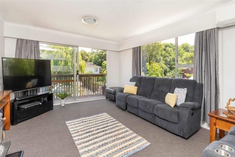 Photo of property in 6a Coates Street, Tawa, Wellington, 5028