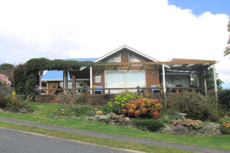 Photo of property in 107 Bruce Wallace Place, Whangamata, 3620