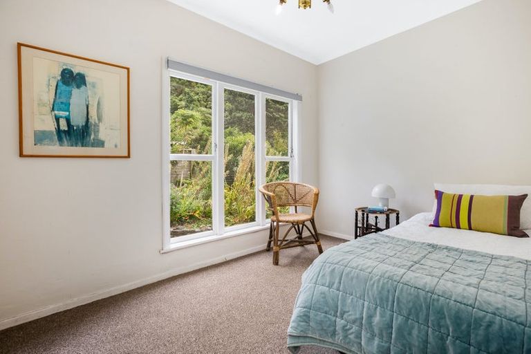 Photo of property in 49 Rona Street, Eastbourne, Lower Hutt, 5013