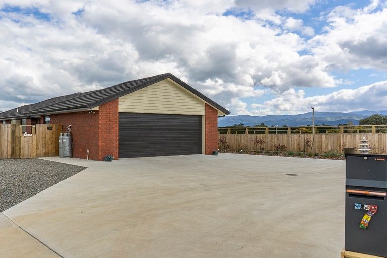 Photo of property in 7 Routhan Way, Carterton, 5713