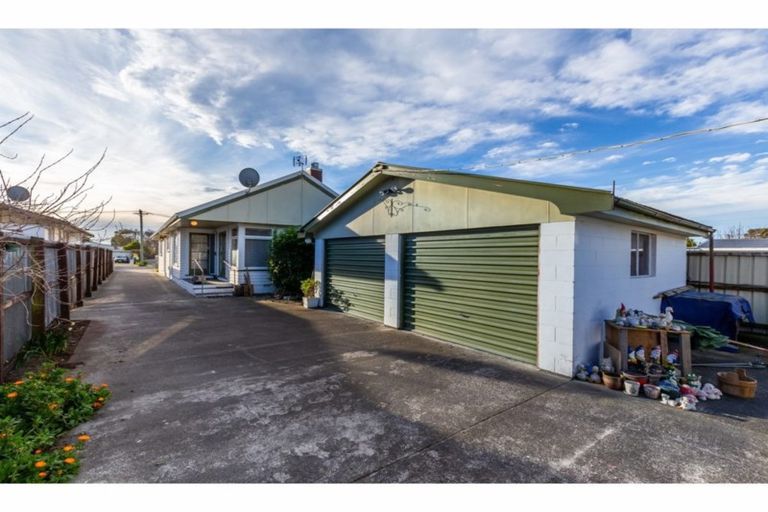 Photo of property in 13 Cradock Street, South New Brighton, Christchurch, 8062