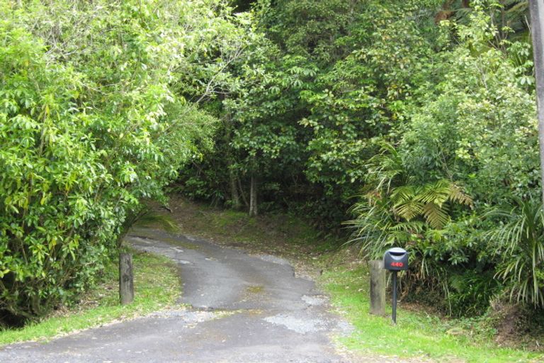 Photo of property in 440 Scenic Drive, Waiatarua, Auckland, 0612