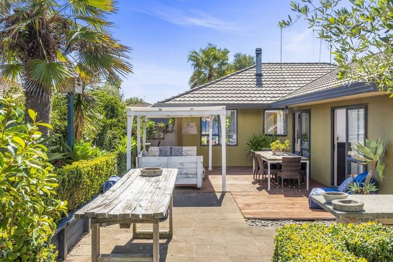 Photo of property in 42 Katerini Grove, Papamoa Beach, Papamoa, 3118