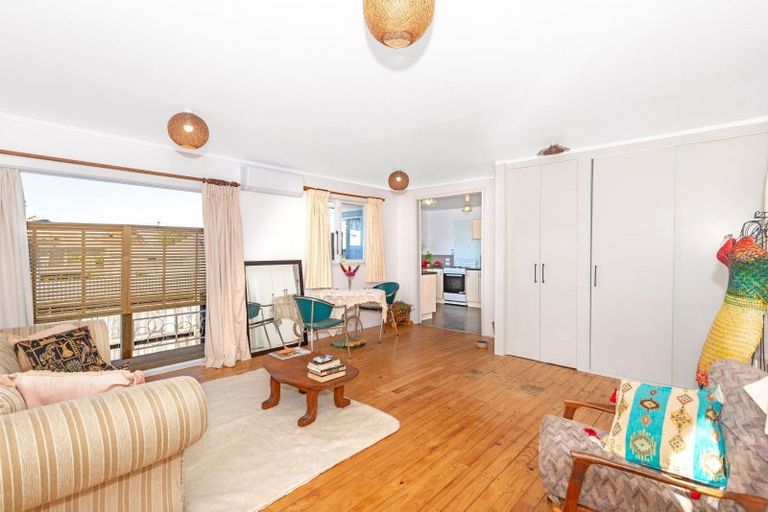 Photo of property in 25 Queens Road, Elgin, Gisborne, 4010