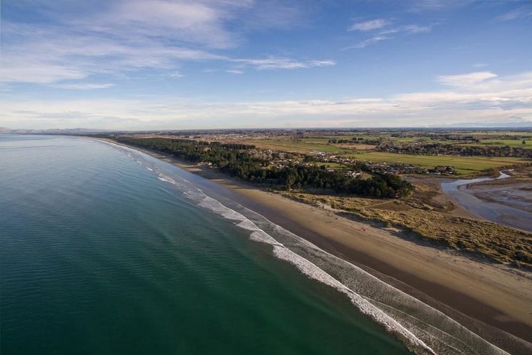 Photo of property in 21 Swindells Road, Waikuku Beach, 7473