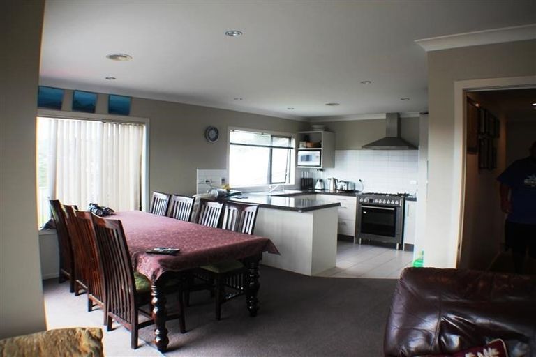 Photo of property in 3 Tongariro Drive, Aotea, Porirua, 5024