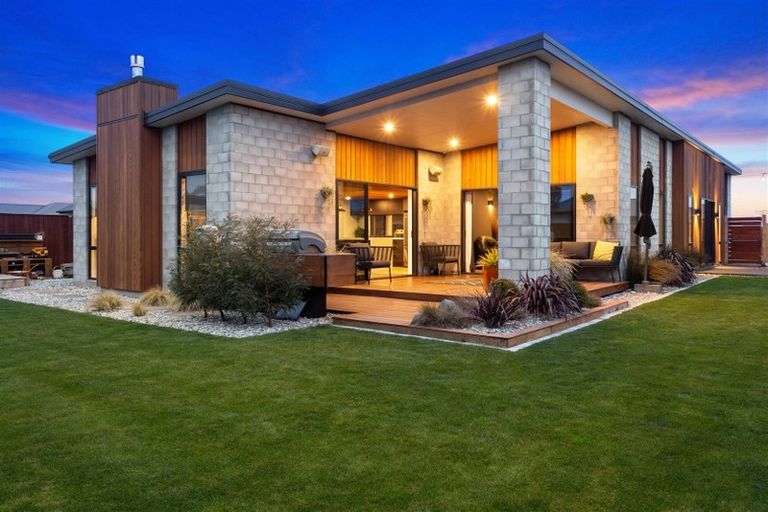 Photo of property in 21 Blair Place, Kaiapoi, 7630