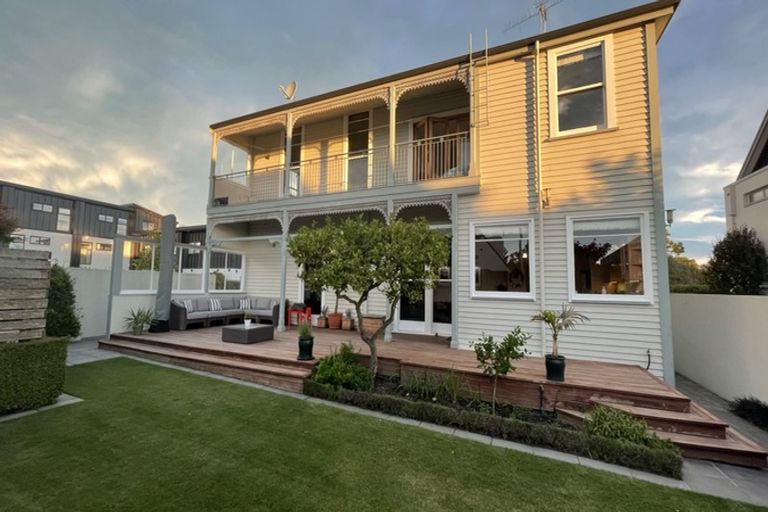 Photo of property in 127 Merivale Lane, Merivale, Christchurch, 8014