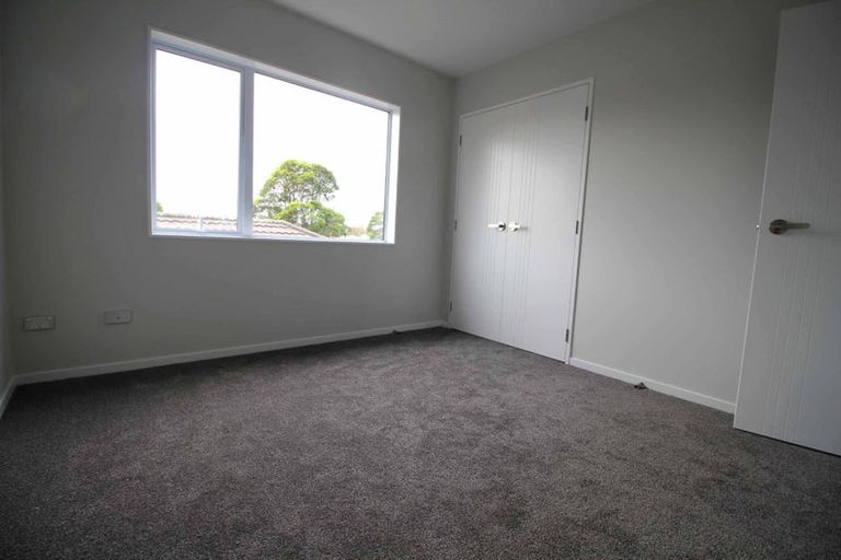 Photo of property in 6b Waddell Avenue, Point England, Auckland, 1072