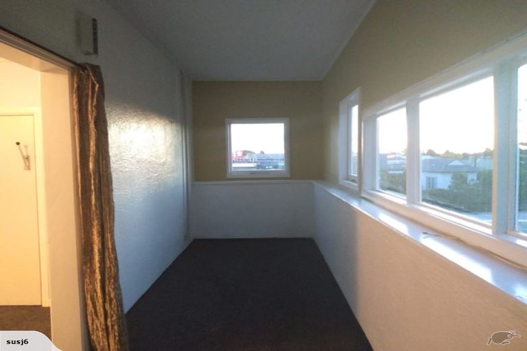 Photo of property in 339 Oxford Street, Levin, 5510