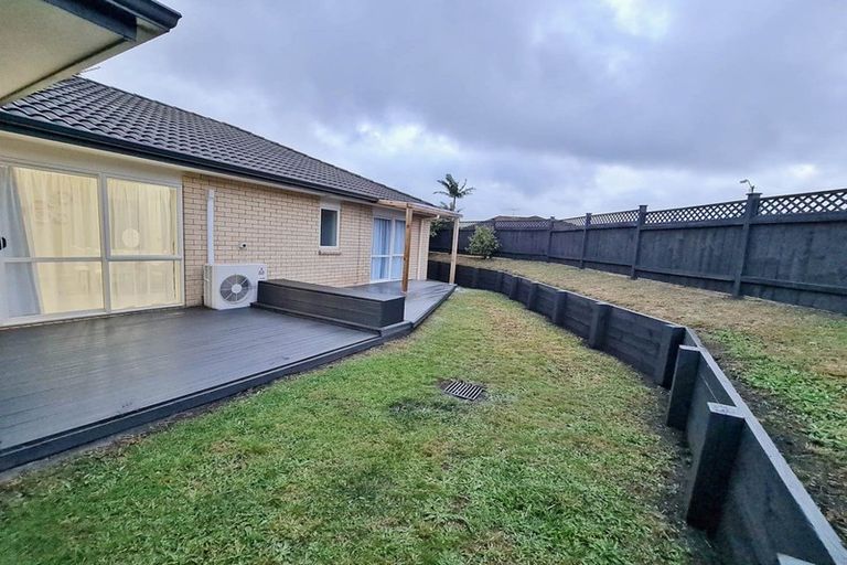 Photo of property in 12 Ironstone Place, Randwick Park, Auckland, 2105