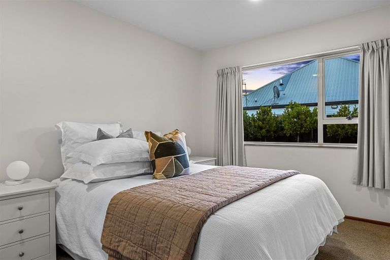 Photo of property in 152 Hawthornden Road, Avonhead, Christchurch, 8042