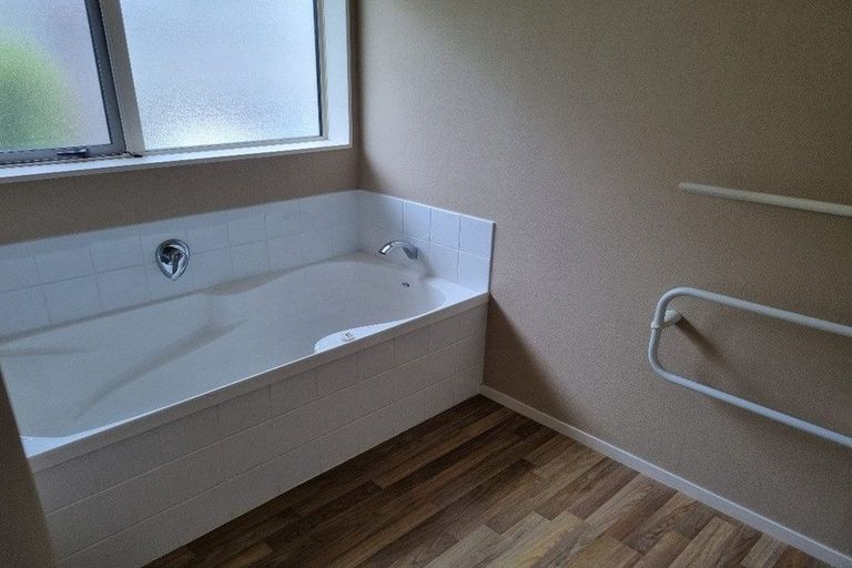 Photo of property in 27 Heathfield Avenue, Huntington, Hamilton, 3210