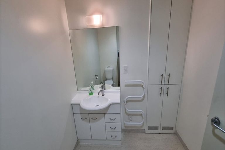 Photo of property in Terrace Heights Apartments, 2/163p The Terrace, Wellington Central, Wellington, 6011