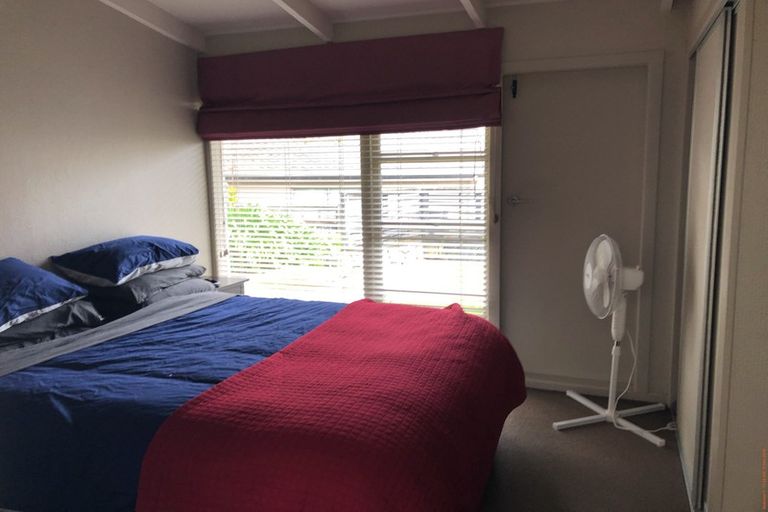 Photo of property in 4 Manutara Avenue, Forrest Hill, Auckland, 0620