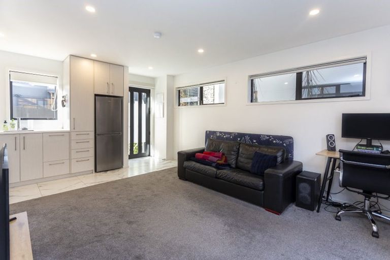 Photo of property in 2/41 Gracefield Avenue, Christchurch Central, Christchurch, 8013