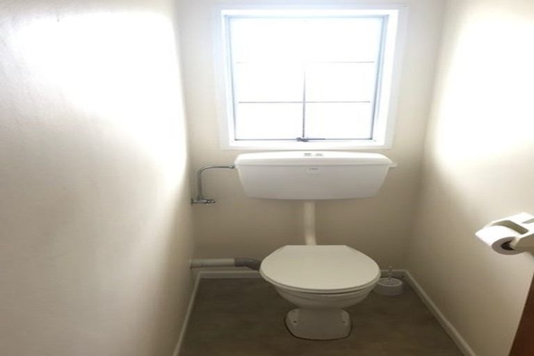 Photo of property in 2/14 Fuller Grove, Woburn, Lower Hutt, 5010